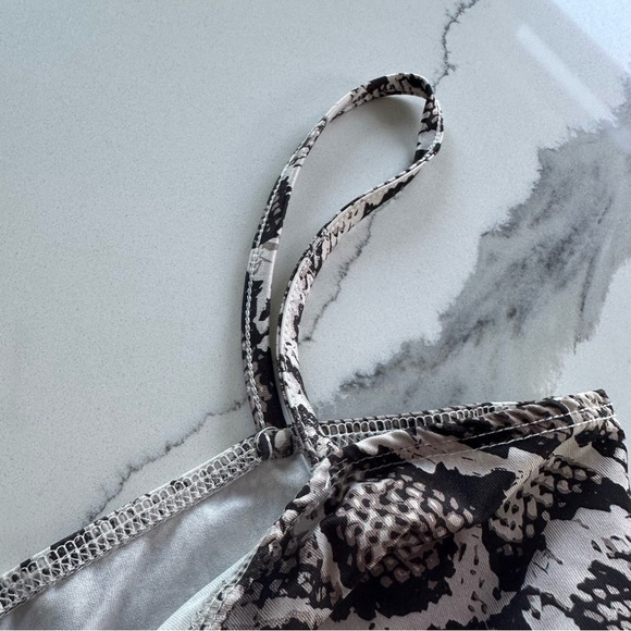 SHEIN | Snake Print Bodycon Mini Dress | Size Small | Neutral White/Gray/Black - Picture 11 of 15